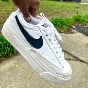 Women’s Low Platform Nike Blazers